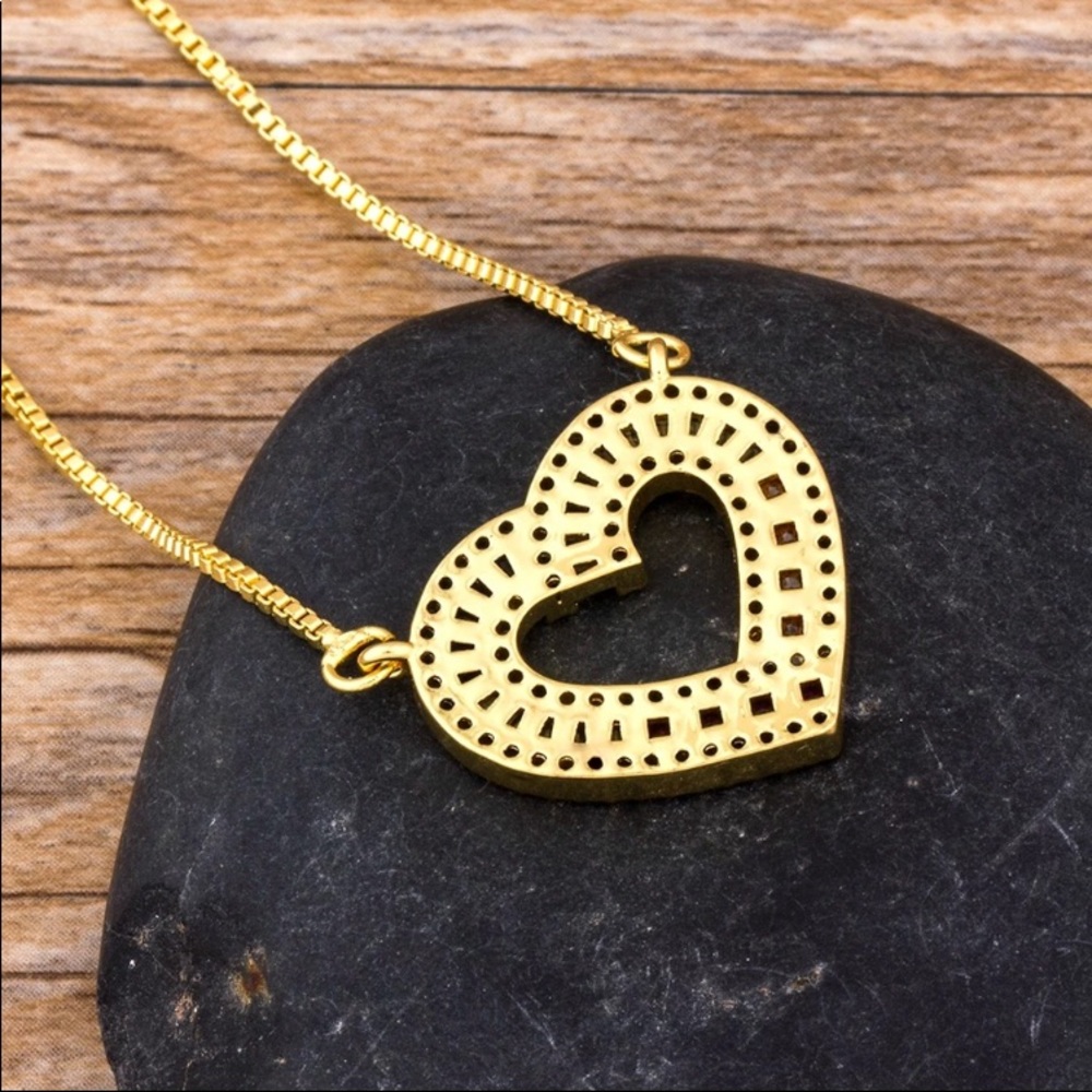 Beautiful Rainbow Heart Necklace - Picture 4 of 5